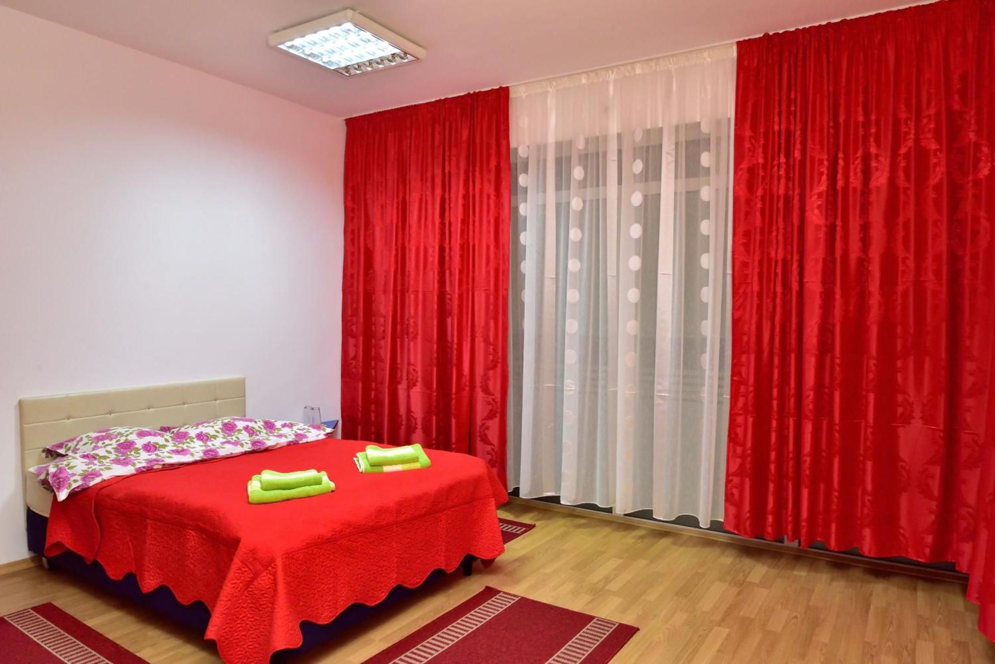 Pensiunea La Safari Targu Neamt Exterior foto